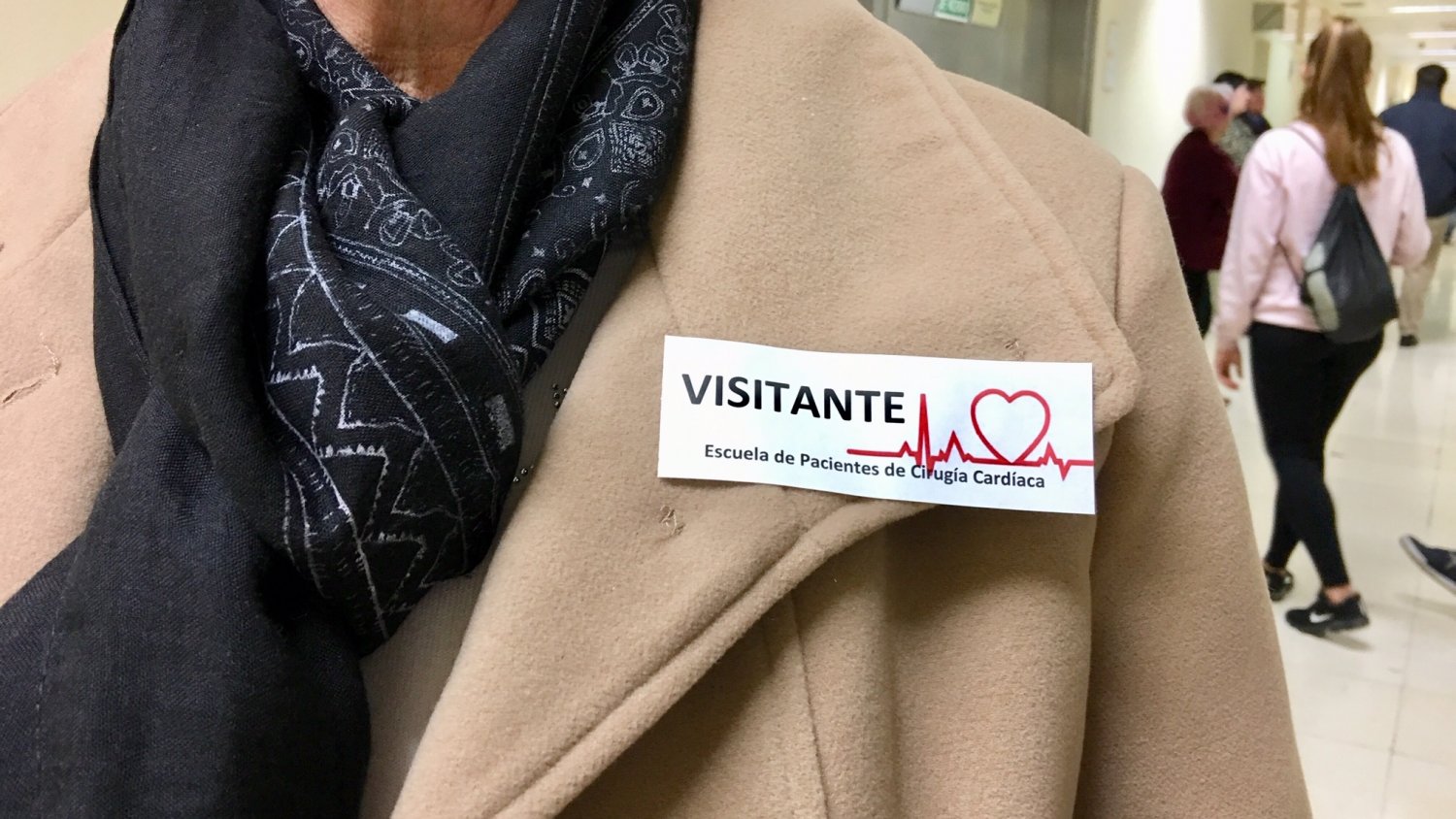 Pacientes de cirugía cardiaca y sus familias visitan el Hospital Virgen de la Victoria antes de su ingreso