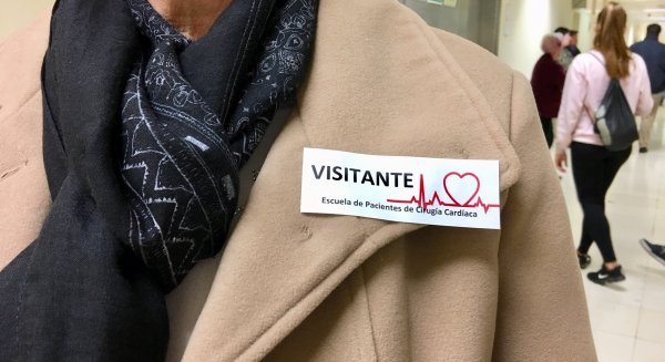 Pacientes de cirugía cardiaca y sus familias visitan el Hospital Virgen de la Victoria antes de su ingreso