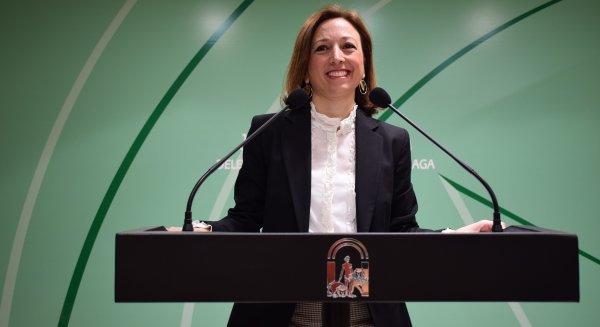 Aeplayas y el ciclista Javier Otxoa entre los premiados por el Día de Andalucía