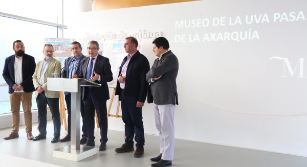 La Diputación impulsa la construcción del Museo de la Pasa en Almáchar