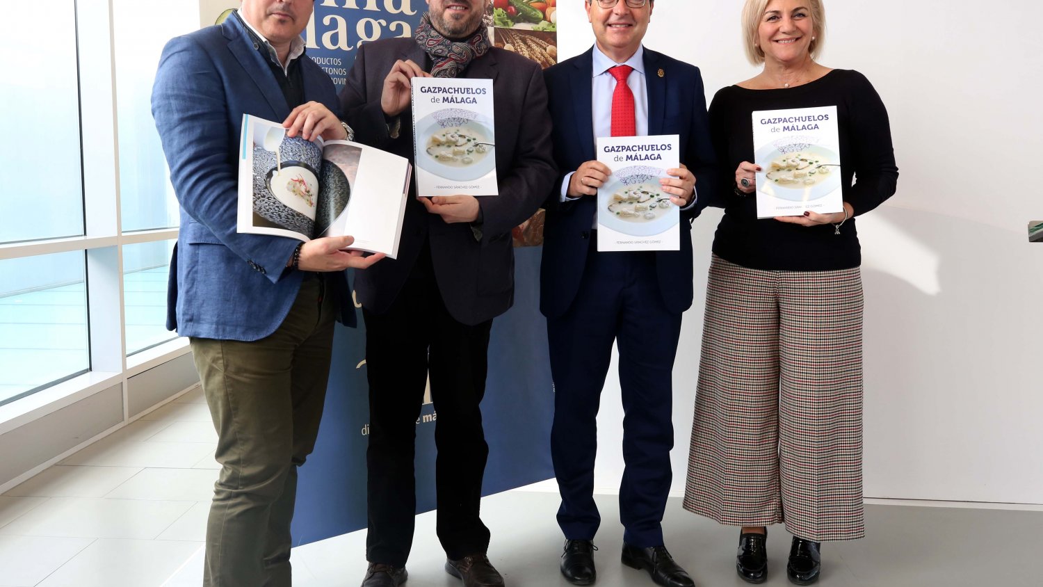 La Diputación y Sabor a Málaga publican un libro con más de un centenar de recetas sobre el gazpachuelo