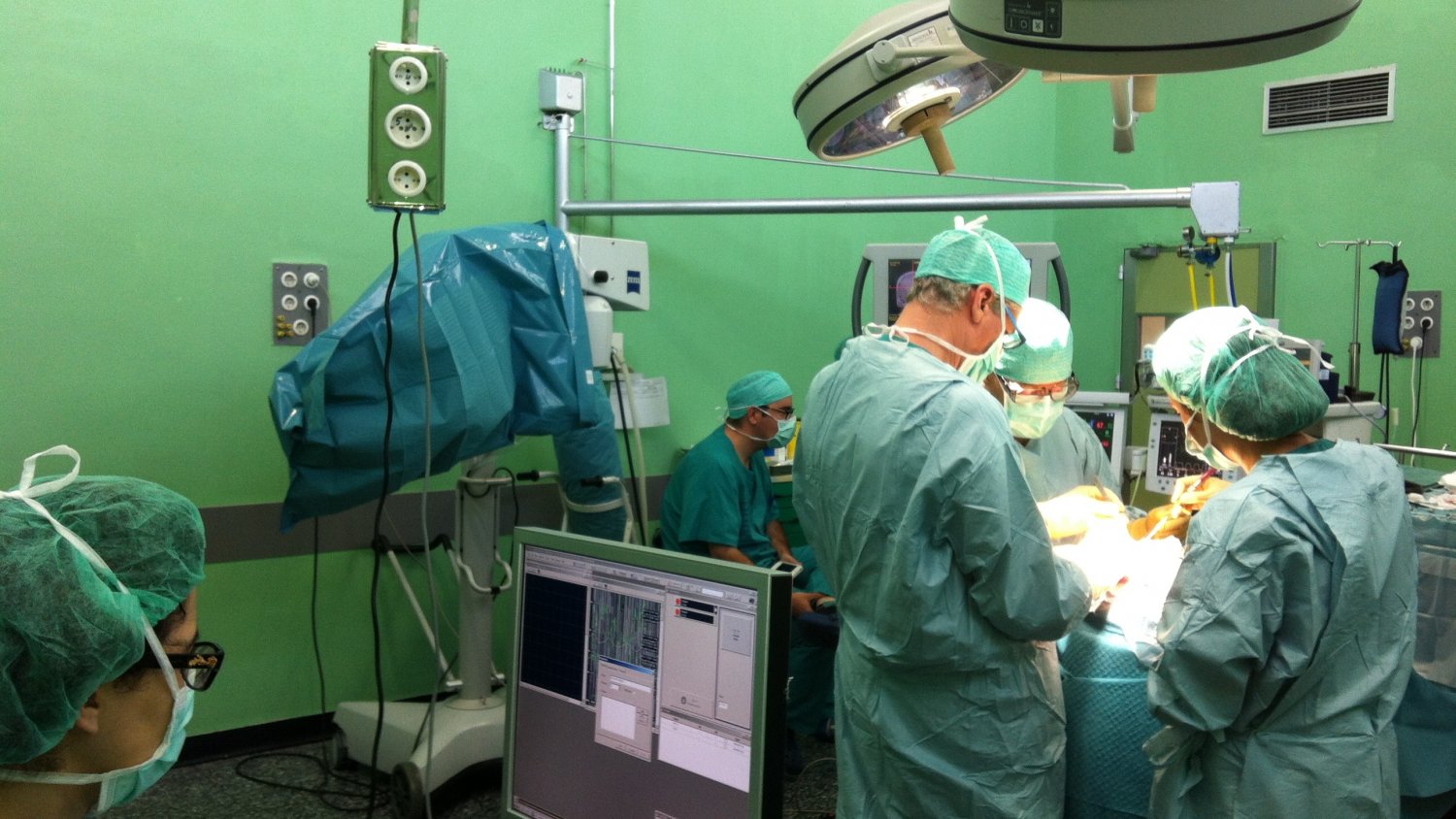 Neurocirujanos del Hospital Materno Infantil realizan cada año más de 200 intervenciones a menores