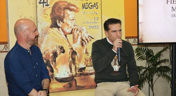 El cocinero Enrique Sánchez y José Manuel Soto, pregonero de la Fiesta de las Migas