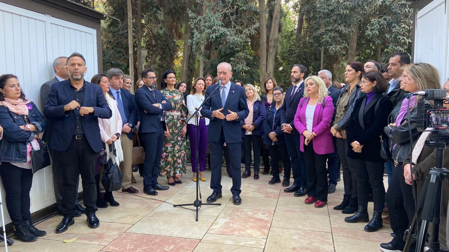 Málaga recuerda a las víctimas de la violencia machista en el primero de sus actos del 25N