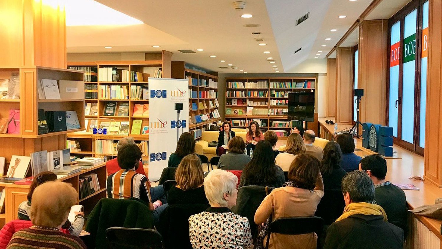 UMA Editorial presenta en Espacio UNE 