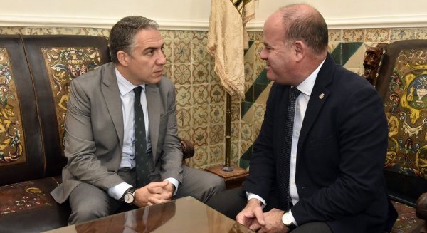 El Consejero de Presidencia y Portavoz del Gobierno de la Junta de Andalucía visita Antequera