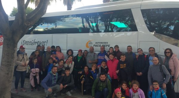 Autobuses Paco Pepe impulsa una jornada de convivencia y salud con AVOI en la Sierra de Tejeda