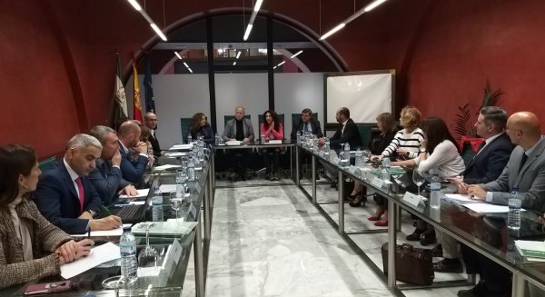 Imbroda y Ruiz abordan con los delegados el impulso de las líneas estratégicas de Educación e Igualdad