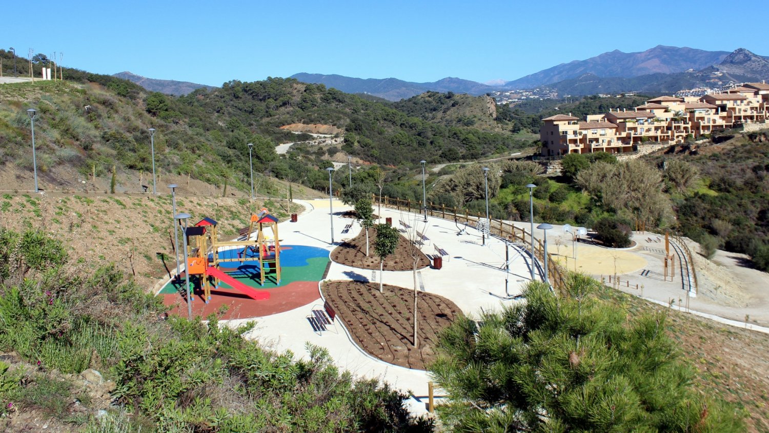 Estepona crea una nueva zona verde de 10.000 metros cuadrados junto a La Resinera y Las Joyas