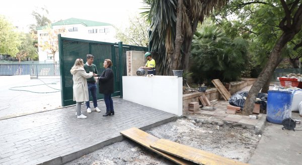 Marbella crea una puerta de emergencia en el CEIP Vicente Aleixandre