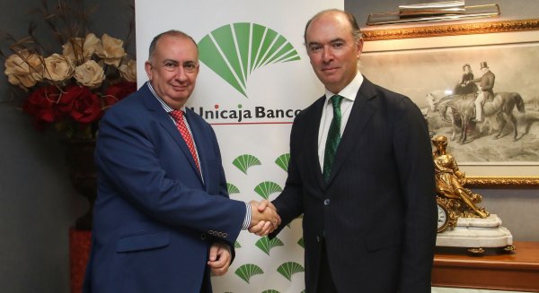 Unicaja Banco renueva su apoyo a más de 8.300 médicos colegiados de Málaga
