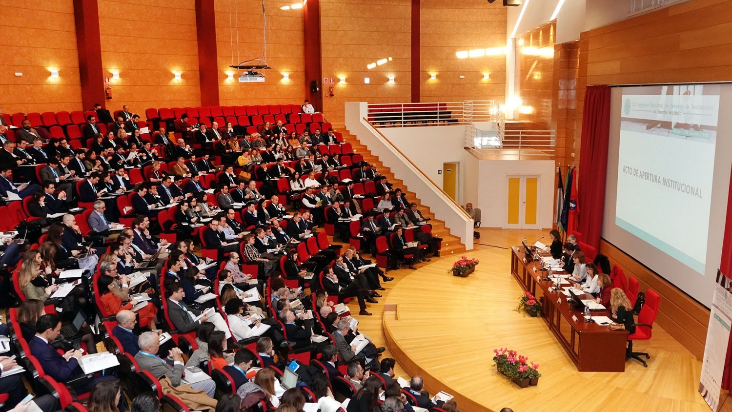 La UMA reúne a 500 profesionales en el iii congreso nacional de derecho de sociedades