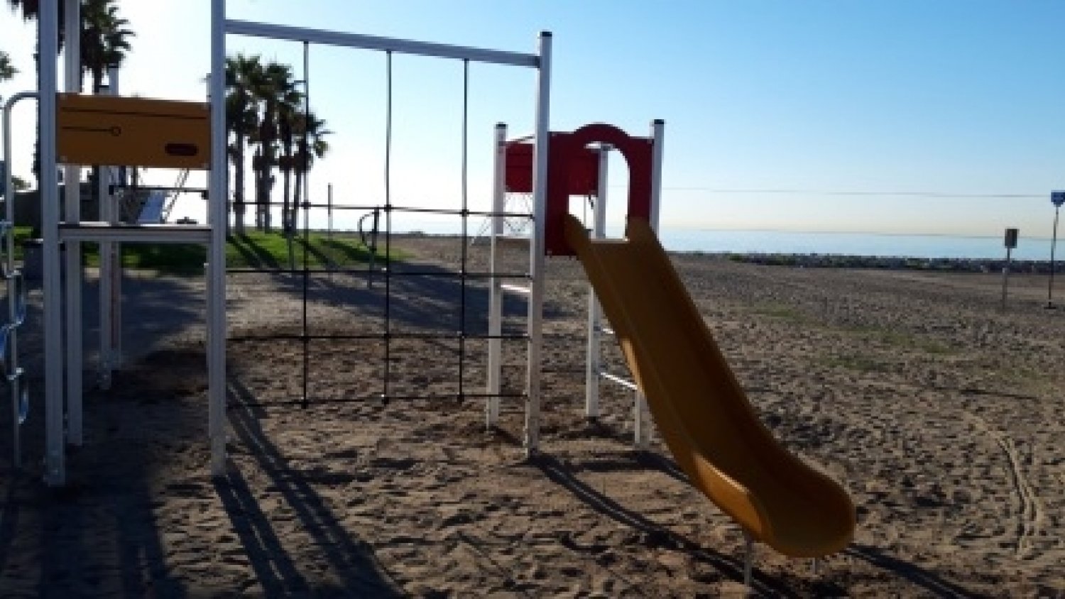 El Ayuntamiento ha destinado más de 300.000 euros a actuaciones en las playas de la ciudad