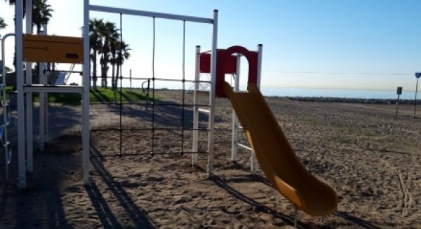 El Ayuntamiento ha destinado más de 300.000 euros a actuaciones en las playas de la ciudad