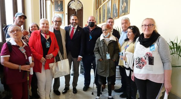 PSOE consigue el compromiso del Ayuntamiento para acabar con las ratas en el CEIP El Tarajal