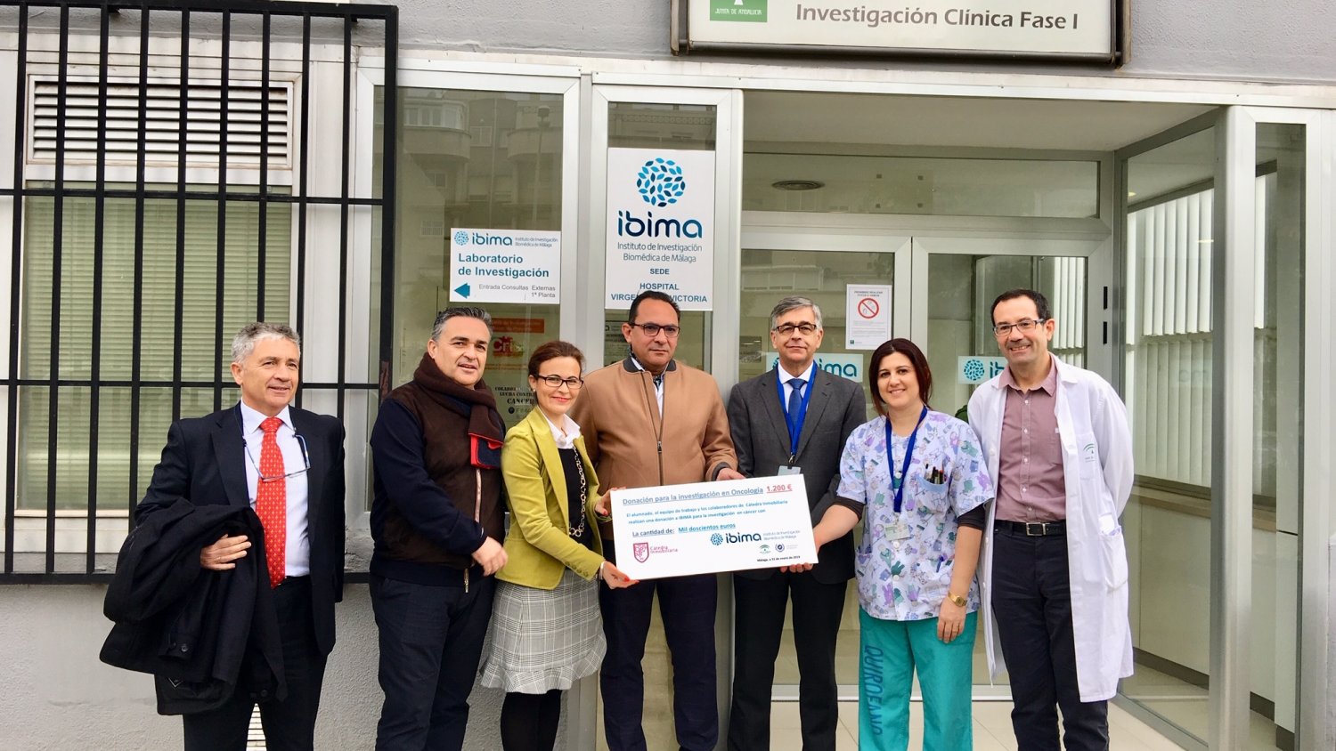 El IBIMA recibe una donación para colaborar en la investigación contra el cáncer