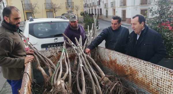 Ruiz Espejo exige al PP y a Cs en la Diputación que saquen del abandono a los pequeños municipios