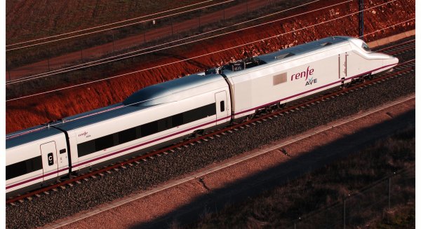Más de 2,5 millones de viajeros utilizaron los trenes Ave Madrid-Málaga el año pasado