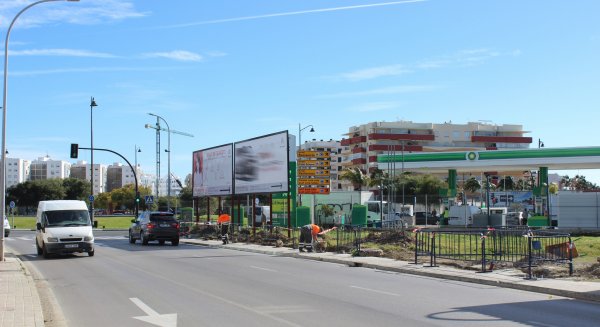 Estepona cambia la ubicación de los semáforos de subida al polígono