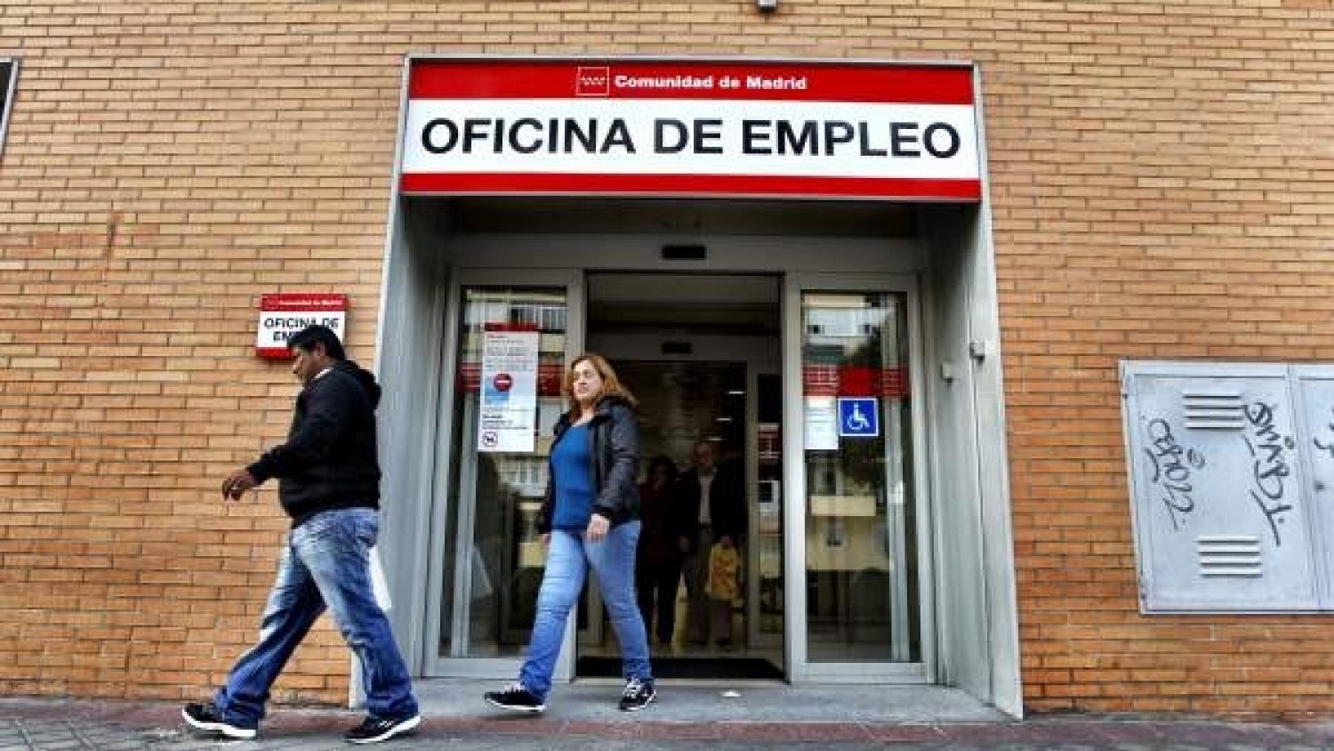 El paro baja en 462.400 personas en 2018 a una tasa del 14,45%