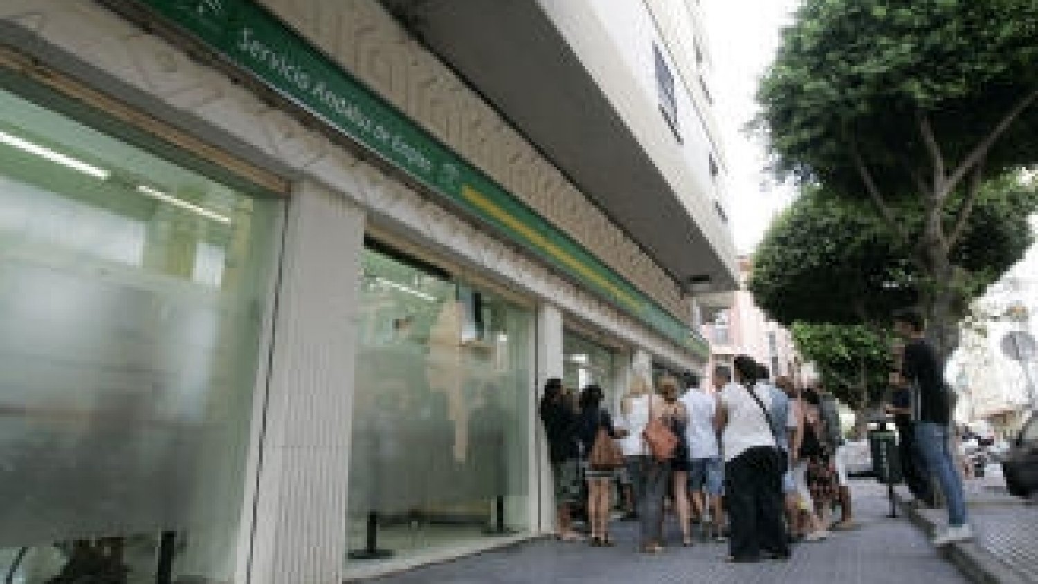 El paro baja apenas medio punto en diciembre en Málaga