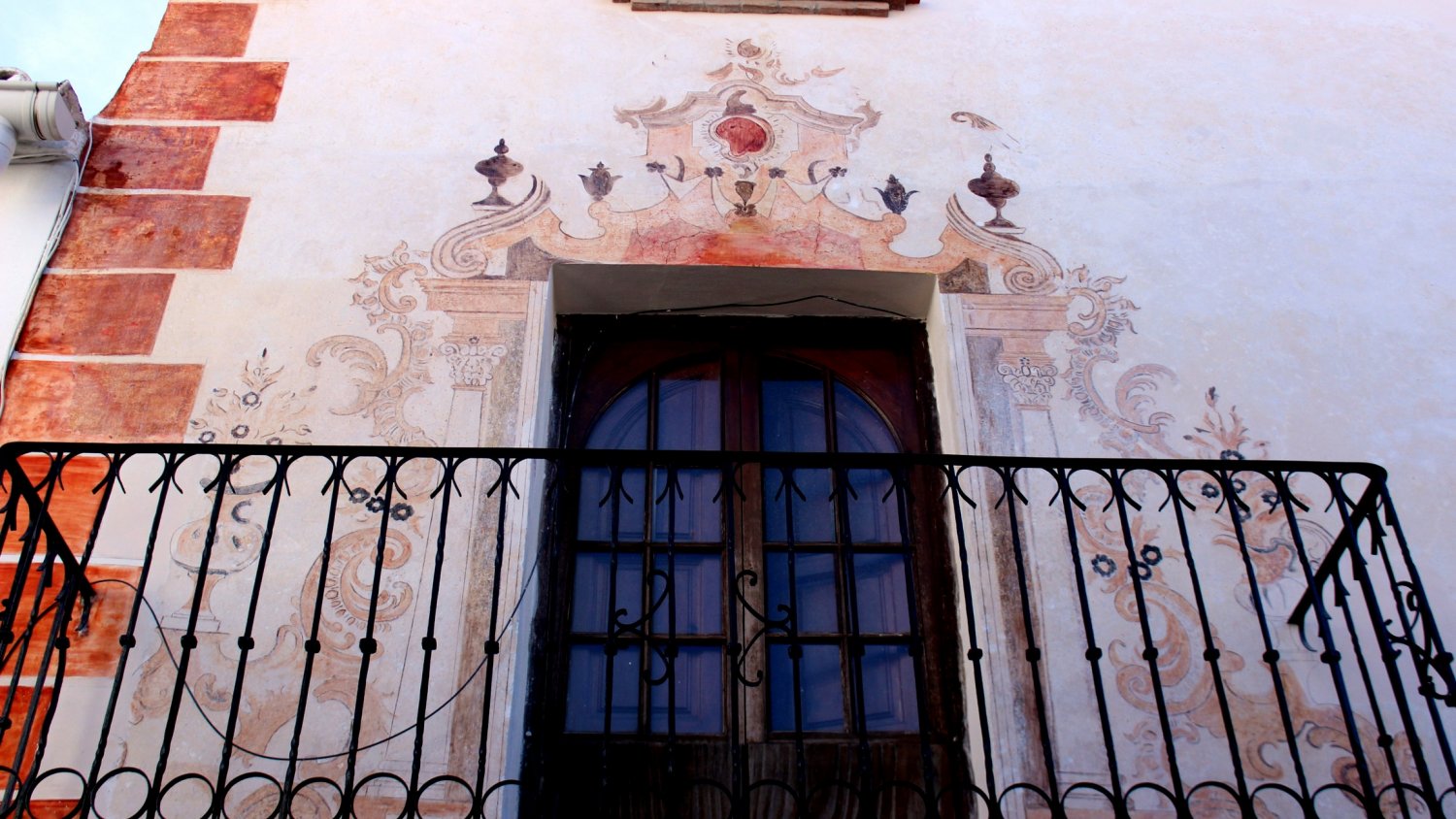 Estepona recupera una pintura mural del siglo XVIII