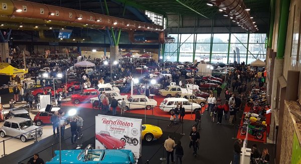 Retro Málaga culmina su 6ª edición con una jornada de gran ambiente alrededor del sector del vehículo clásico
