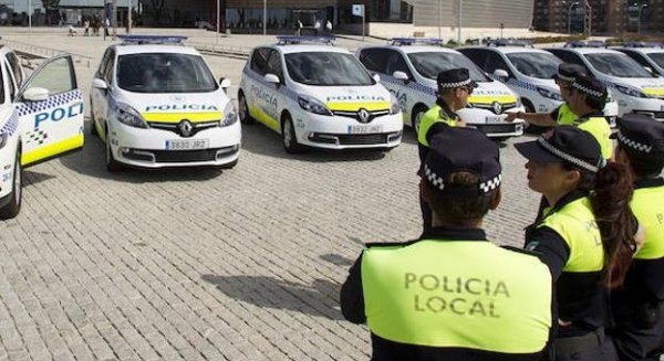 La Policía Local detiene a un individuo tras pararlo por saltarse un semáforo en rojo