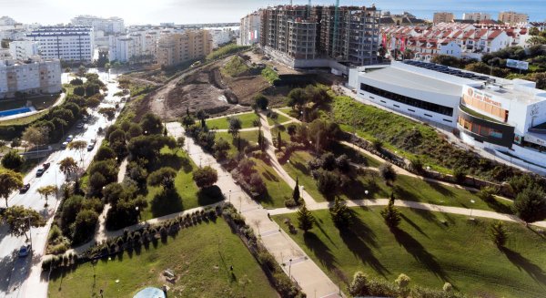 Estepona inicia la obra del mayor tobogán urbano de España
