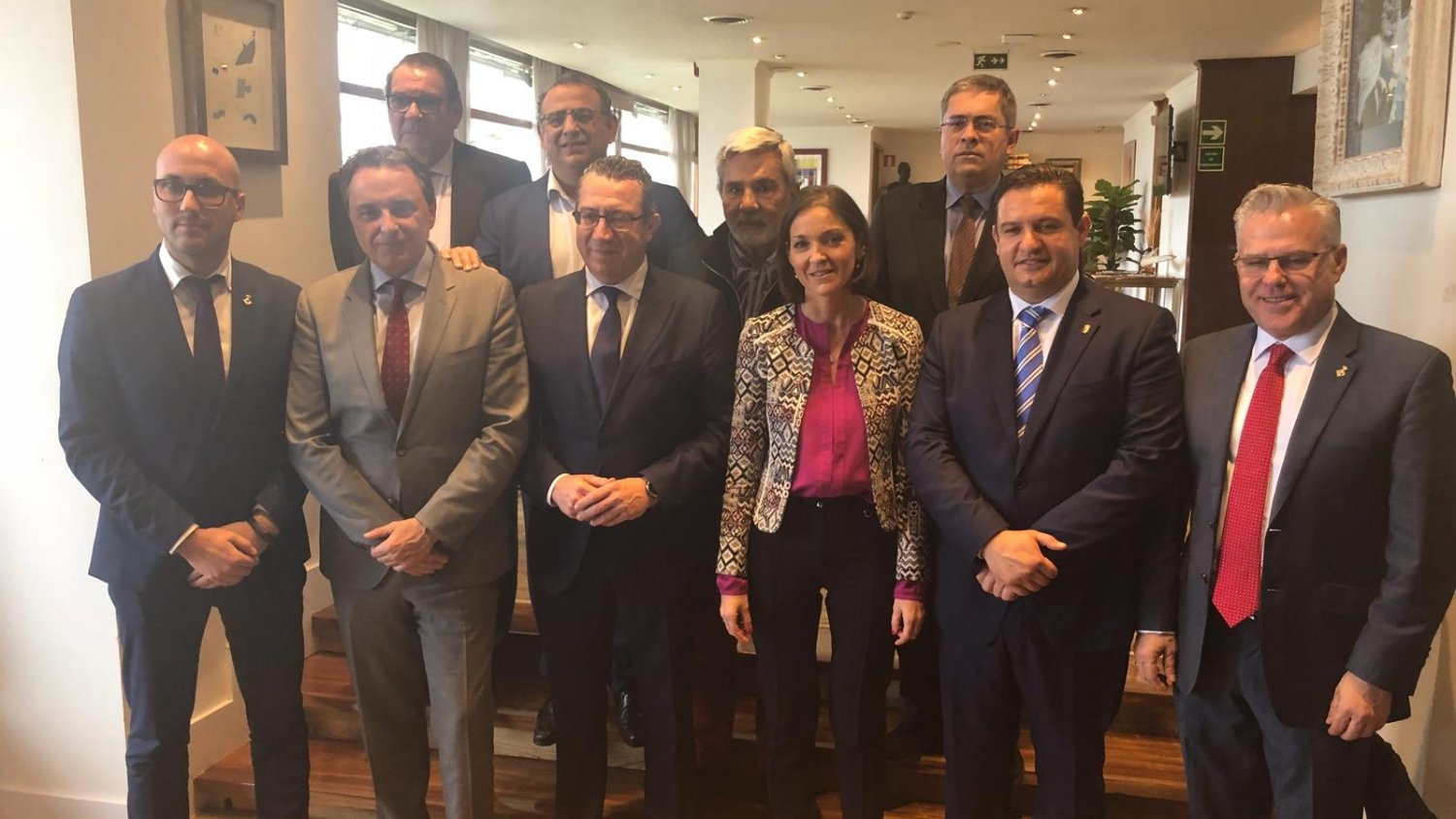 El alcalde de Torremolinos se reúne con la Ministra de Turismo junto con la AMT