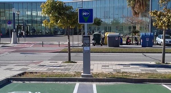La UMA instala nuevos puntos de recarga para vehículos eléctricos