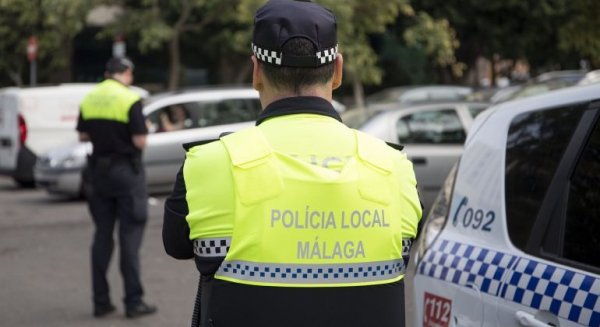 Policía Local detiene a un hombre y a una mujer como presuntos autores de hurtar un móvil