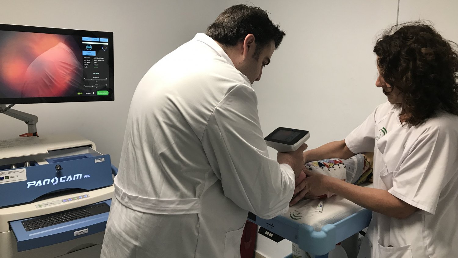 El Hospital Materno Infantil incorpora un nuevo retinógrafo
