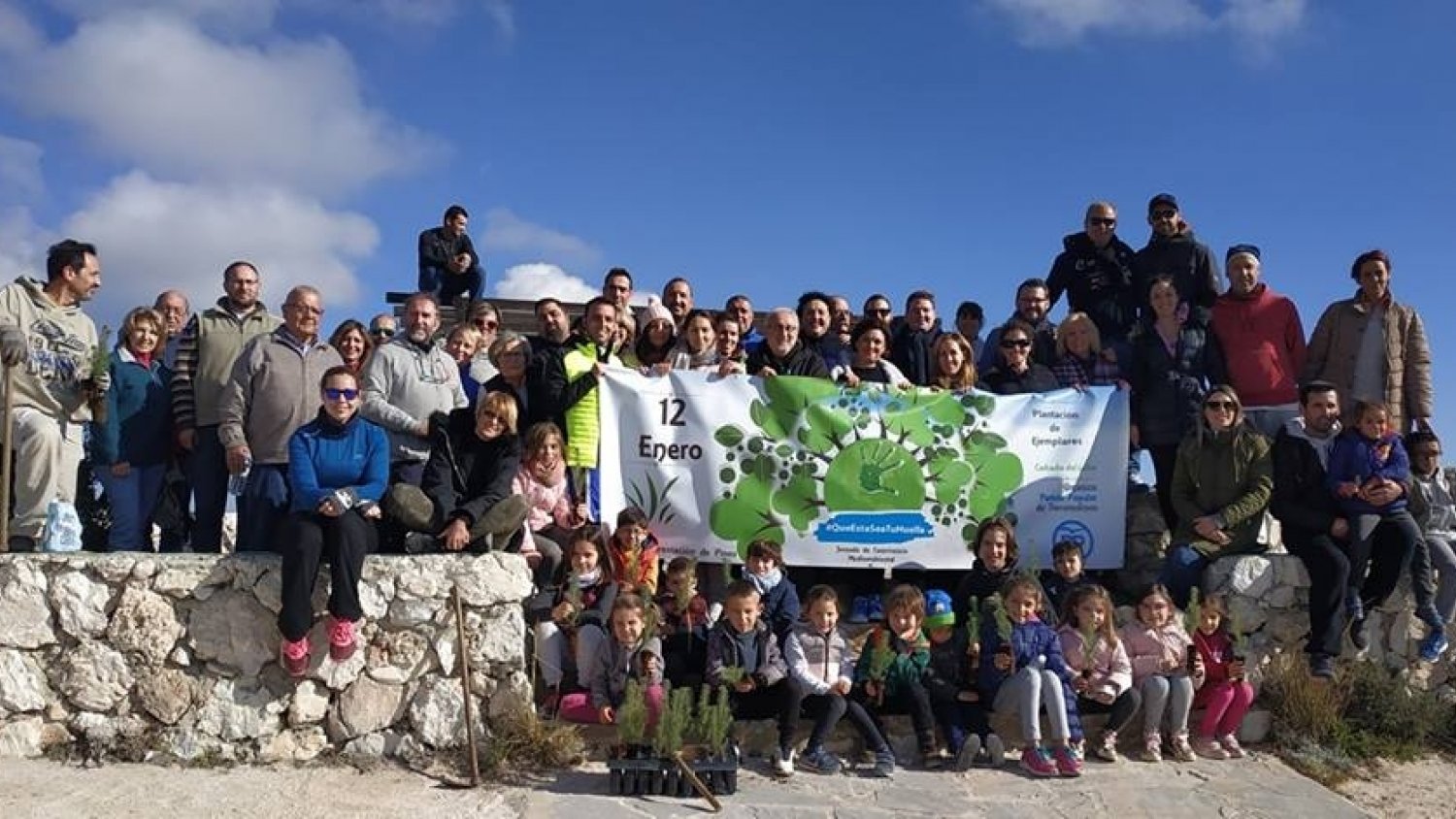 El PP deja su “huella” en la Cañada del Lobo poblando la sierra de Torremolinos