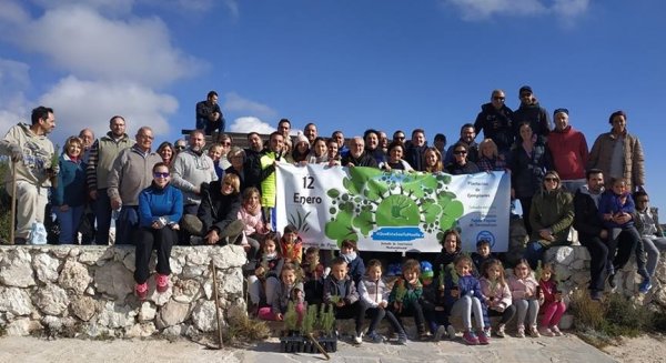 El PP deja su “huella” en la Cañada del Lobo poblando la sierra de Torremolinos