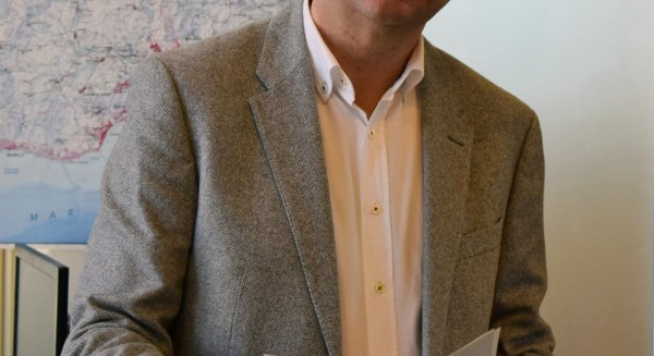 El PSOE denuncia que Bendodo ha faltado a casi la mitad de las juntas de gobierno de la Diputación este mandato