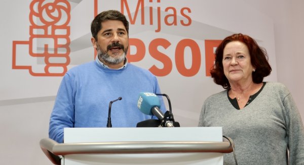 El PSOE de Mijas apela al voto extranjero para detener el avance de los partidos con discurso xenófobo