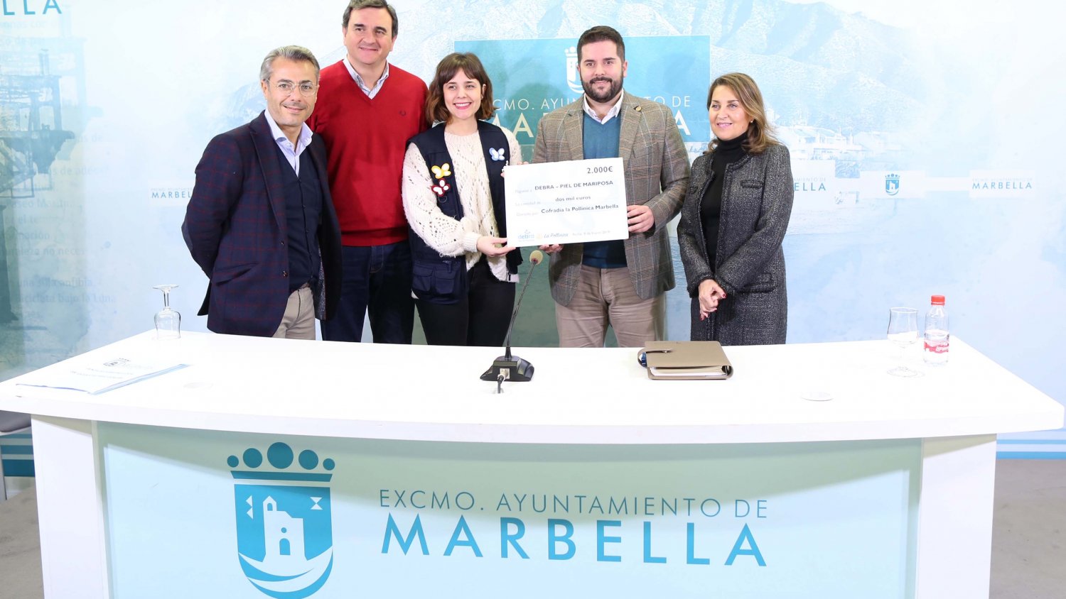 La asociación Debra Piel de Mariposa recibe los 2.000 euros recaudados