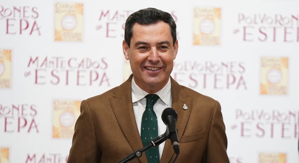 Moreno destaca el potencial exportador de la industria andaluza de los dulces navideños ante la coyuntura