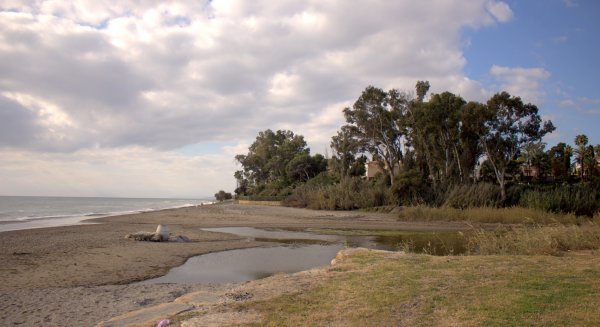 Estepona construirá un puente en arroyo Velerín para ampliar el corredor litoral