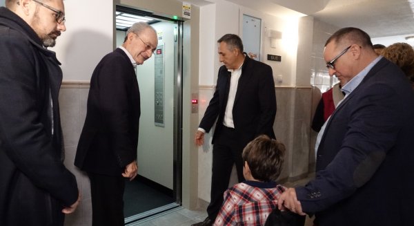 Se completa la instalación de tres ascensores con subvención municipal