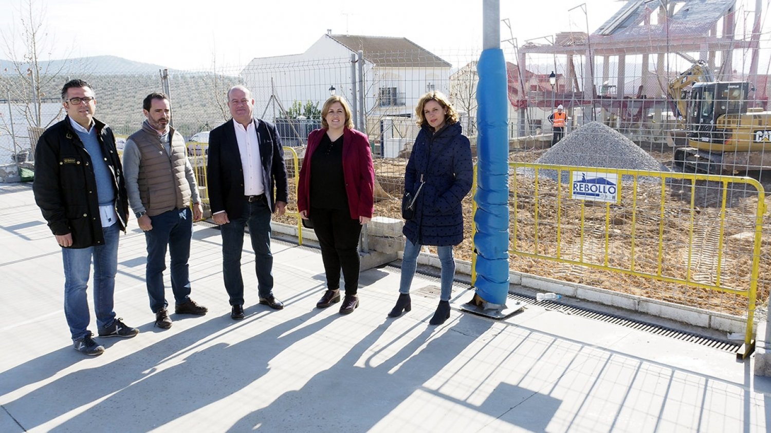 Comienzan las obras de construcción de una pista de pádel en el anejo de Cartaojal