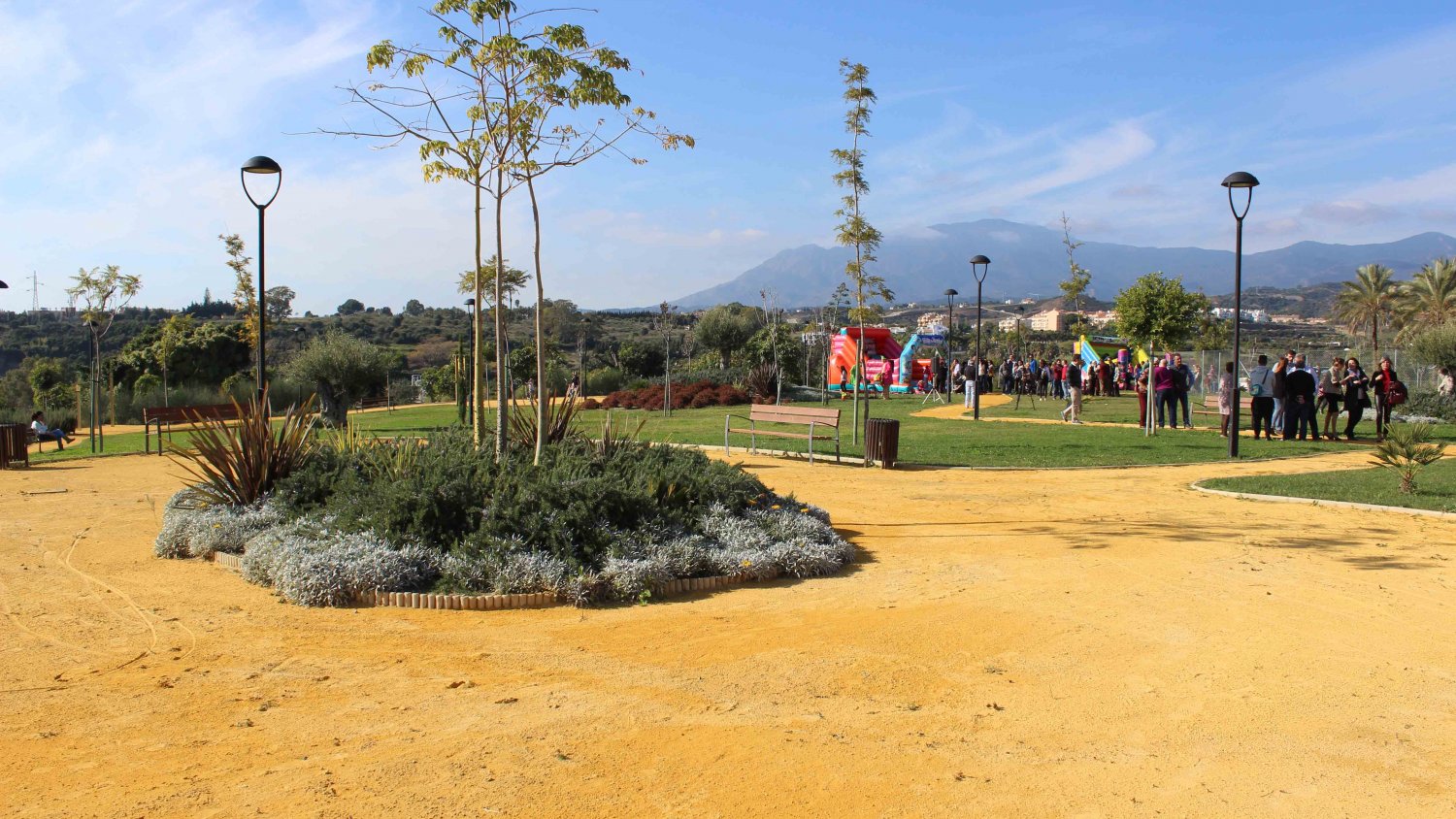 El Ayuntamiento de Estepona inaugura una zona verde de 26.000 metros cuadrados en Cancelada
