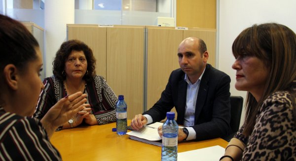 El PSOE pide una mejora de las condiciones laborales de la plantilla que presta el servicio de ayuda a domicilio