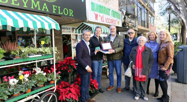 El Ayuntamiento respalda el Concurso de Escaparates Navideños de la Asociación de Vecinos El Calvario-Huerta Belón