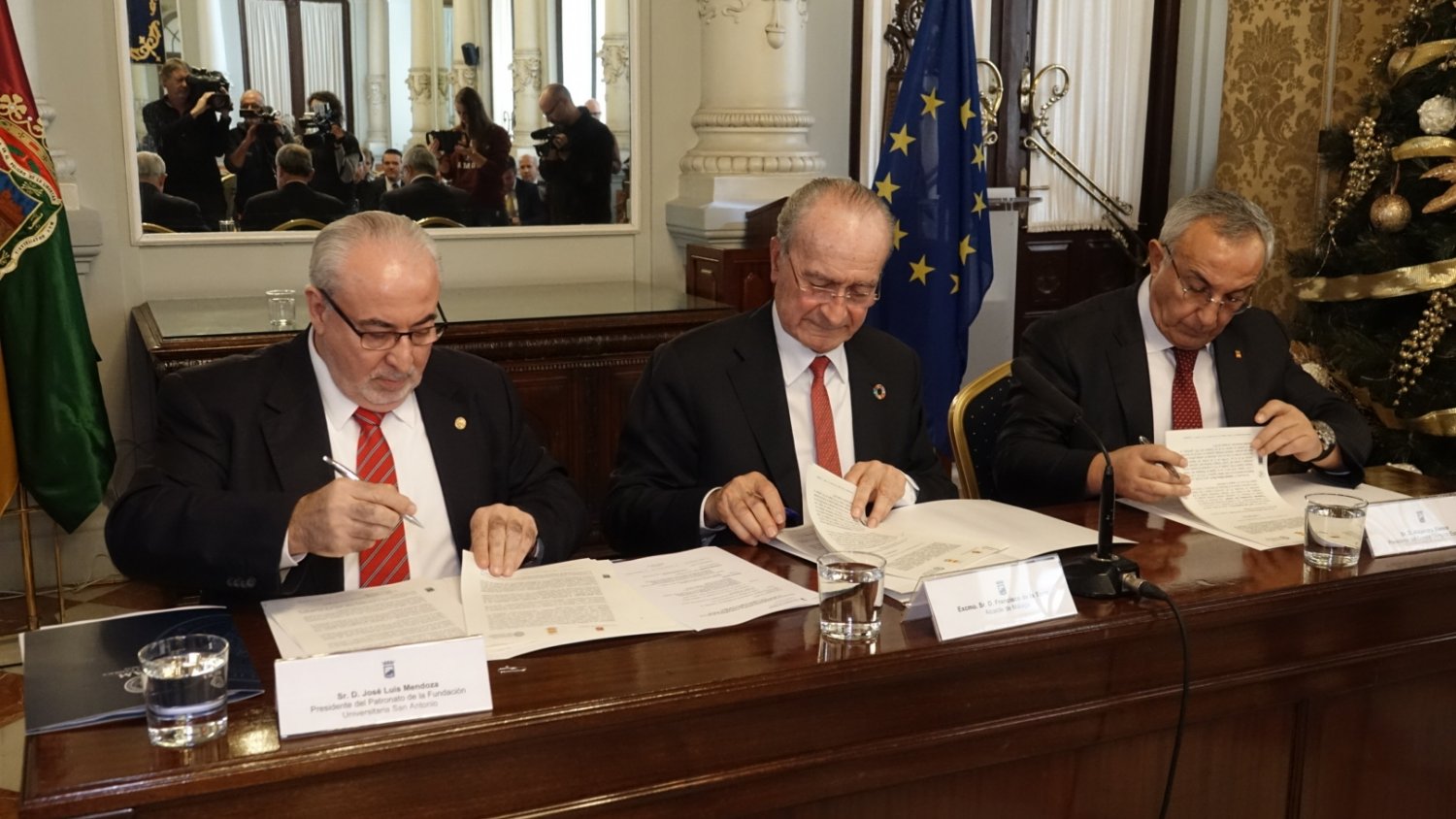 El Ayuntamiento, la UCAM y el COE firman un protocolo de intenciones