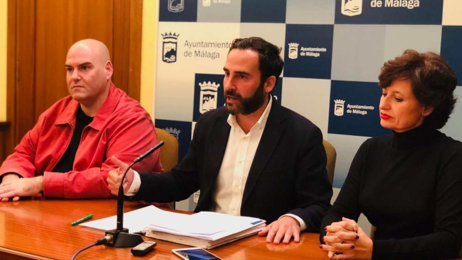 El PSOE forzará el compromiso político del PP y Ciudadanos para cerrar el paso a la ultraderecha