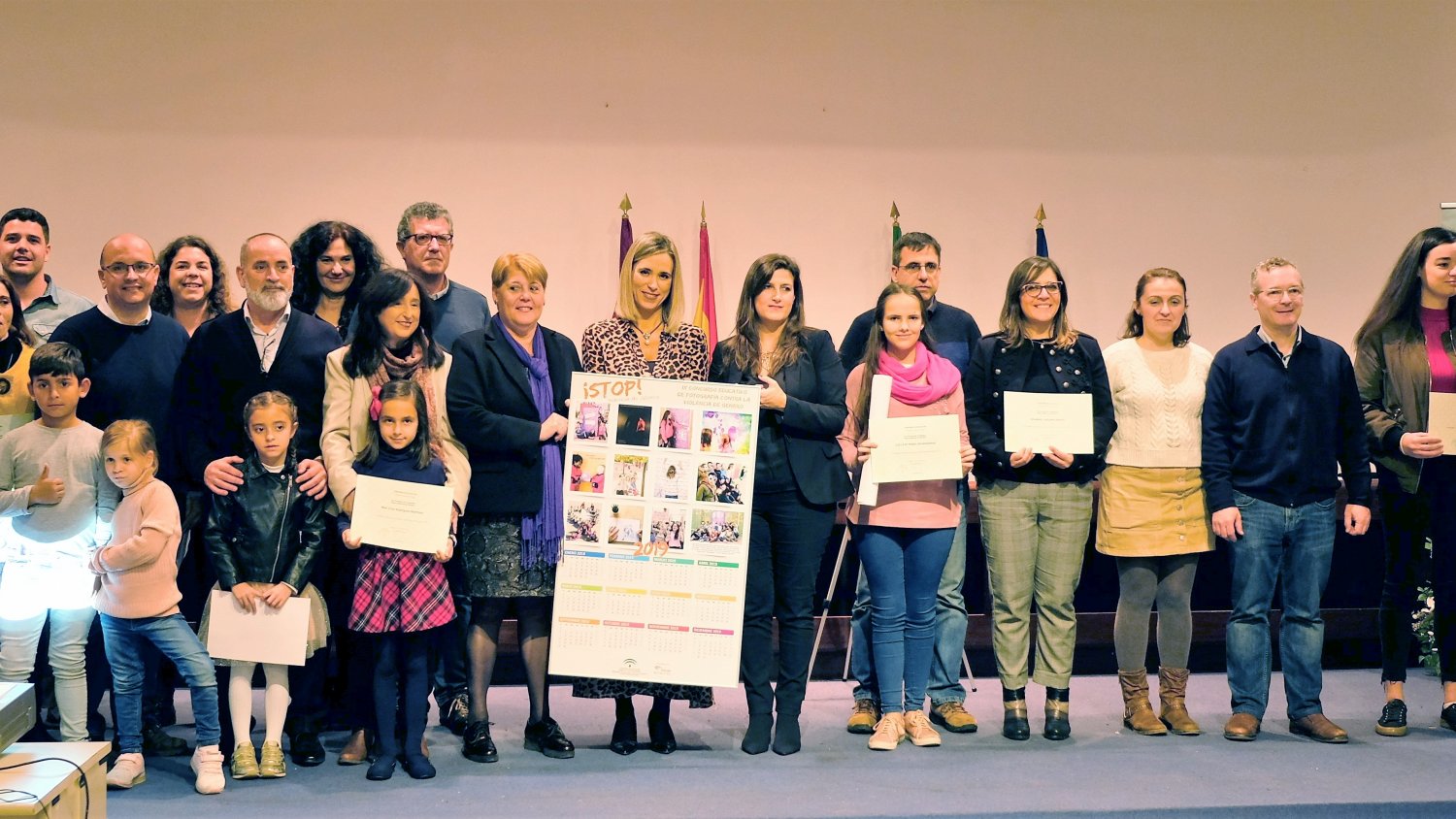 12 imágenes de la comunidad educativa contra la violencia de género