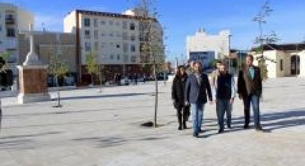 Cs valora la apertura al público de la Plaza del Patrocinio y se compromete a seguir mejorando