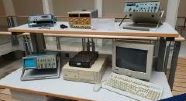 Una exposición abre las actividades de celebración del 30 aniversario de ingeniería de telecomunicación